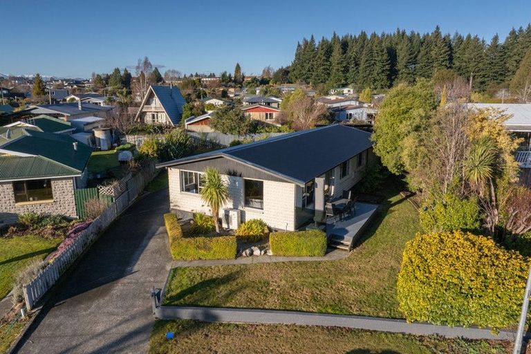 Photo of property in 11 Henry Street, Te Anau, 9600