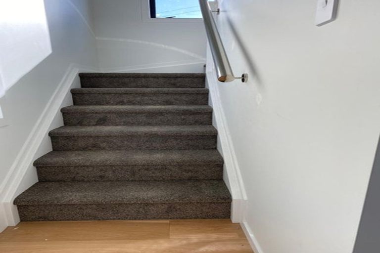 Photo of property in 15 Kiernan Place, Kelston, Auckland, 0602