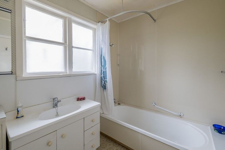 Photo of property in 17 Devon Street, Levin, 5510