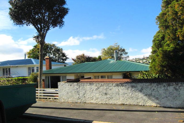 Photo of property in 11 Ettrick Street, Glenross, Dunedin, 9011
