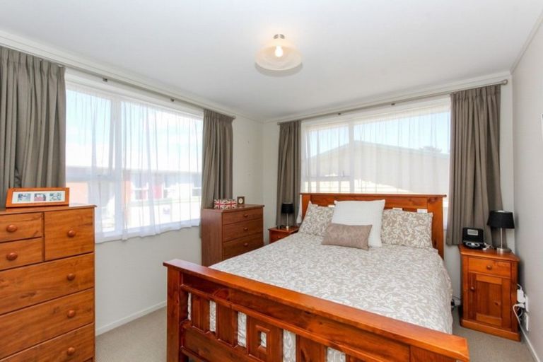 Photo of property in 4 Kelvin Place, Westown, New Plymouth, 4310