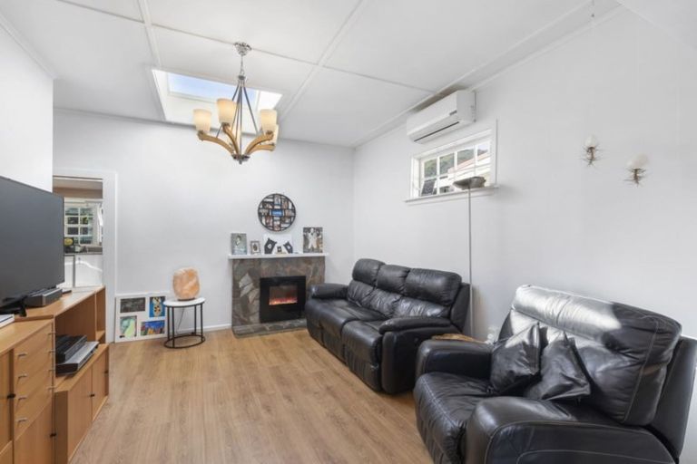 Photo of property in 26 Kauri Street, Eastbourne, Lower Hutt, 5013