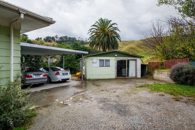 Photo of property in 63 Lyell Road, Outer Kaiti, Gisborne, 4010