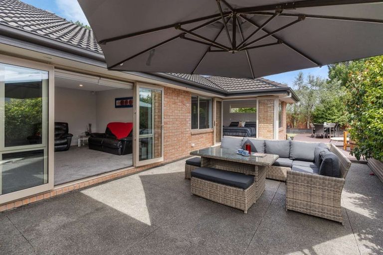 Photo of property in 15 Mataroa Place, Parklands, Christchurch, 8083