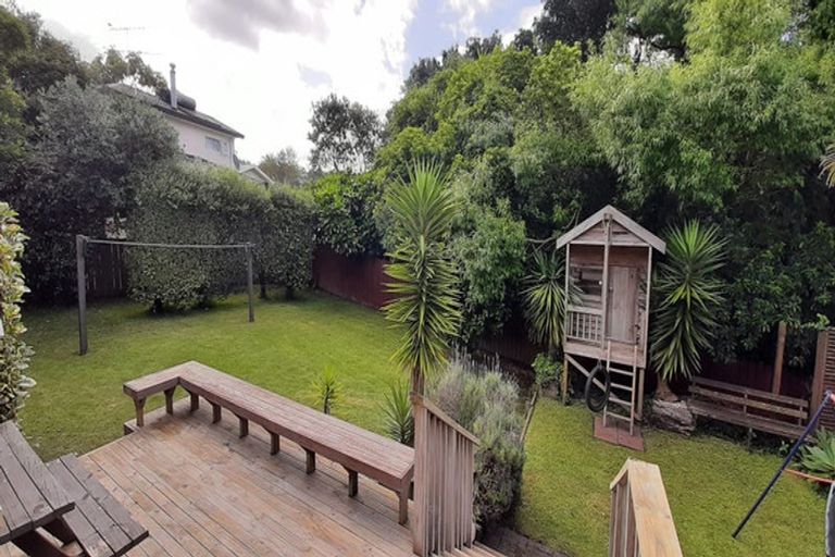 Photo of property in 60 Moore Street, Hillcrest, Auckland, 0627