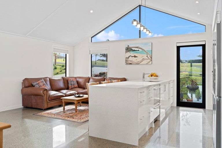 Photo of property in 29 Daniel Parade, Mangawhai, 0975