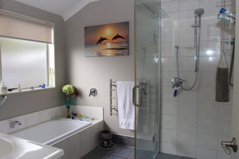 Photo of property in 24 Waerenga Road, Otaki, 5512