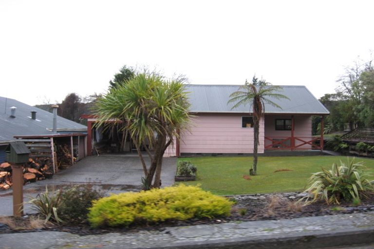 Photo of property in 87 Omapere Street, Dobson, Greymouth, 7805