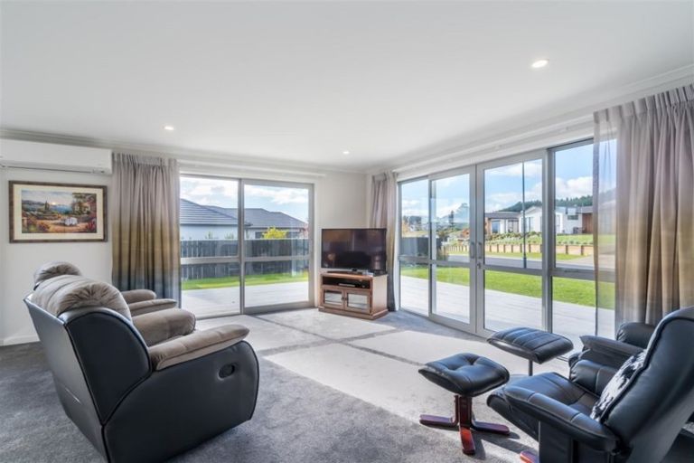 Photo of property in 44 Heathfield Drive, Mosgiel, 9024