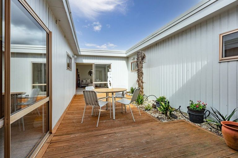 Photo of property in 1/51a View Road, Henderson, Auckland, 0612