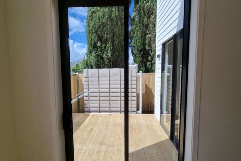 Photo of property in 64e Buscomb Avenue, Henderson, Auckland, 0610