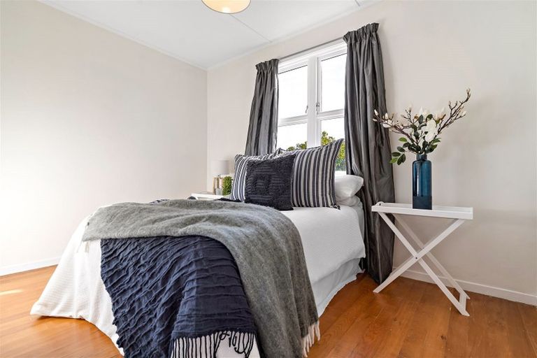 Photo of property in 4 Greenaway Place, Martinborough, 5711