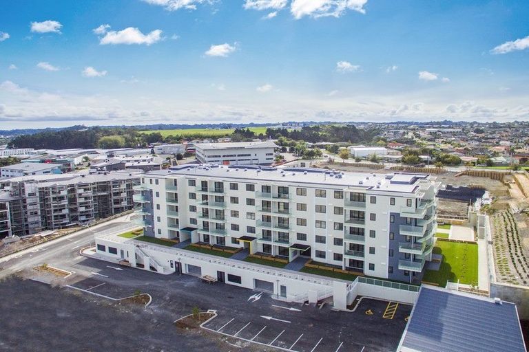 Photo of property in Apollo Apartments, 201/46 Rosedale Road, Rosedale, Auckland, 0632