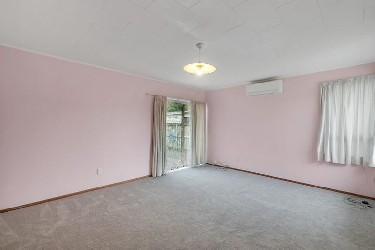 Photo of property in 58 Rosewarne Crescent, Glendene, Auckland, 0602