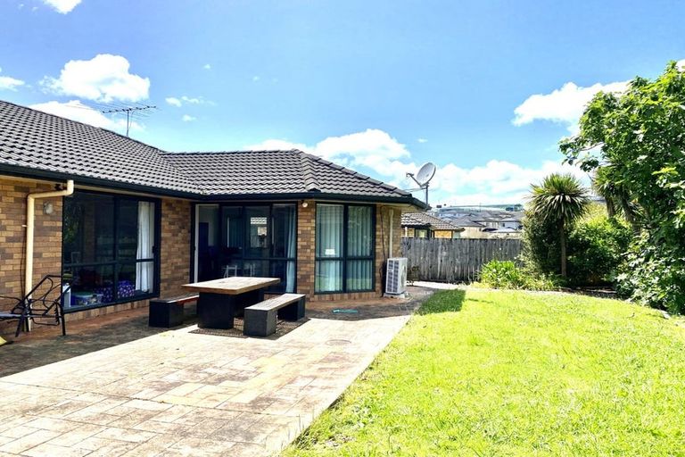 Photo of property in 29 Hugh Green Drive, Pinehill, Auckland, 0632