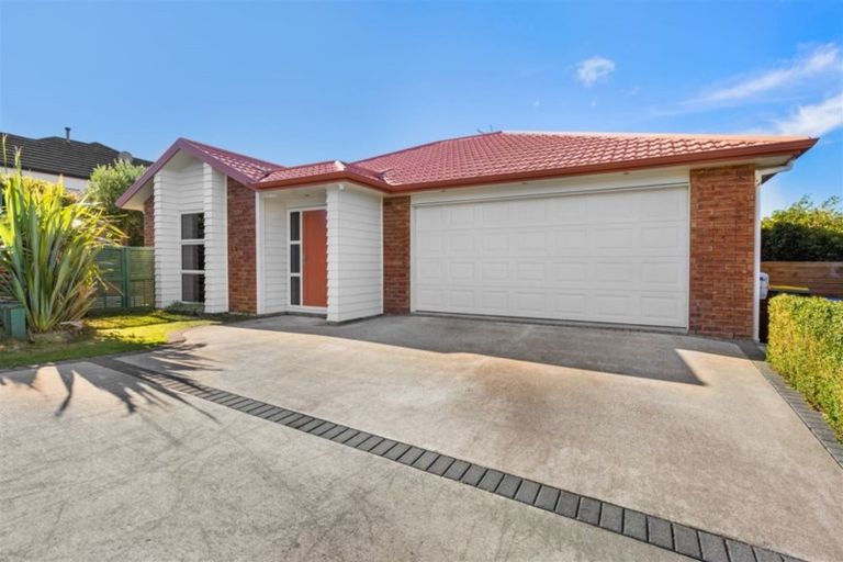 Photo of property in 33 Nelson Avenue, Aotea, Porirua, 5024