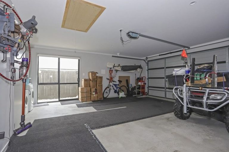 Photo of property in 24 Harding Drive, Papamoa Beach, Papamoa, 3118