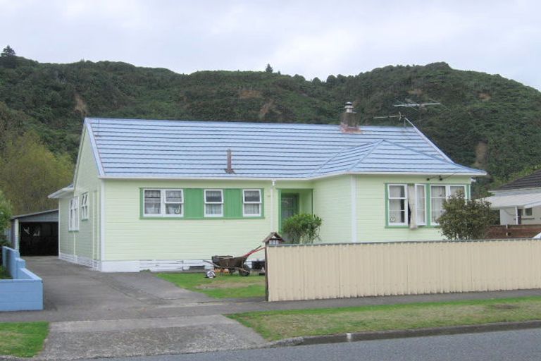 Photo of property in 123 Molesworth Street, Taita, Lower Hutt, 5011