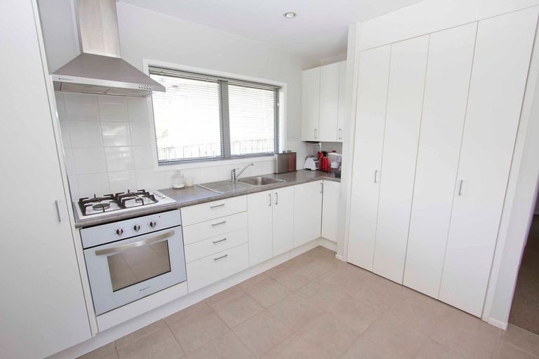 Photo of property in 1/127 Atkinson Road, Titirangi, Auckland, 0604