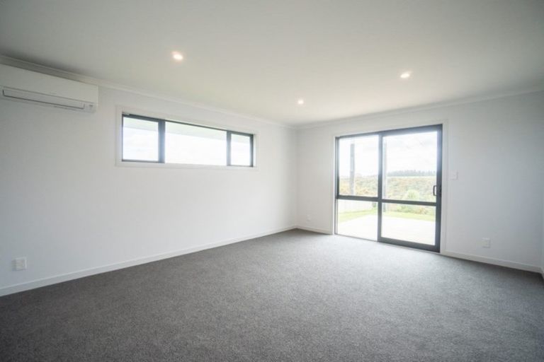 Photo of property in 35 Silicon Way, Fitzherbert, Palmerston North, 4410