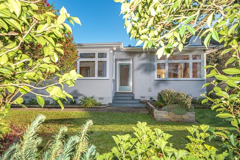 Photo of property in 104 Paterson Street, Aramoho, Whanganui, 4500