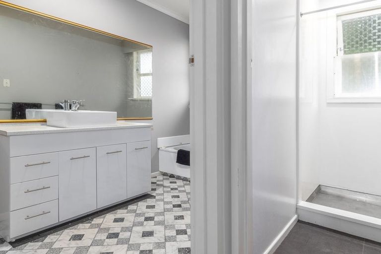 Photo of property in 4 Graham Street, Levin, 5510