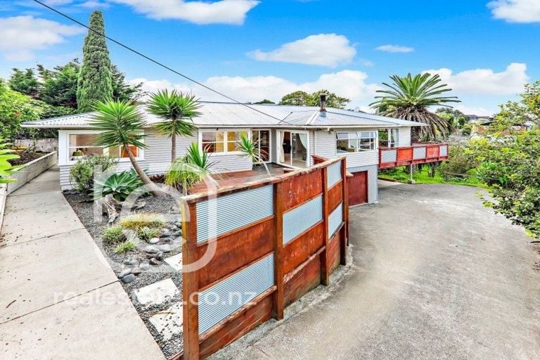 Photo of property in 42 Gordon Avenue, Milford, Auckland, 0620