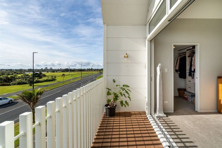 Photo of property in 249 Millwater Parkway, Silverdale, 0932