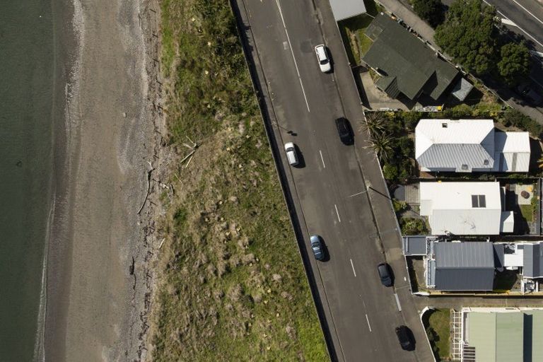 Photo of property in 7 Marine Parade, Eastbourne, Lower Hutt, 5013