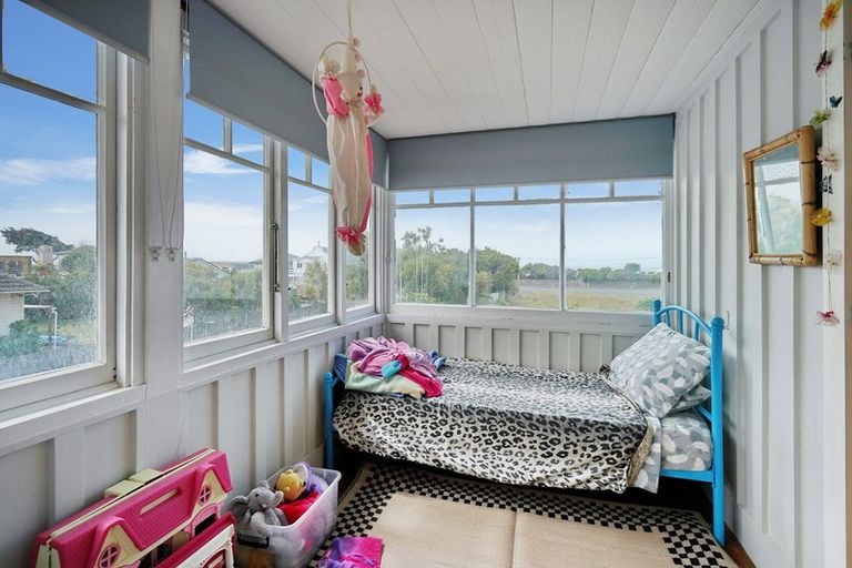 Photo of property in 33 Oram Avenue, New Brighton, Christchurch, 8061