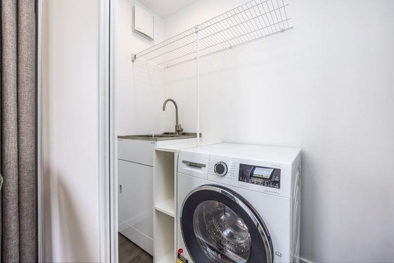 Photo of property in 90 Te Puketoka Lane, Mangere, Auckland, 2022