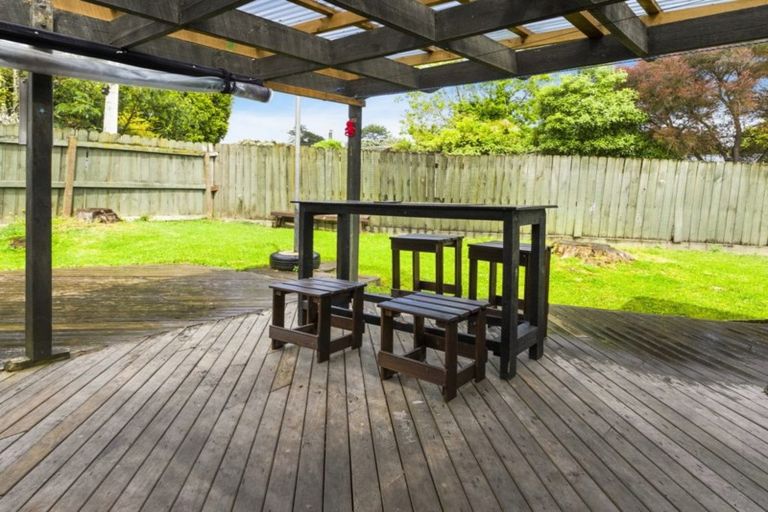 Photo of property in 130 Verran Road, Birkdale, Auckland, 0626