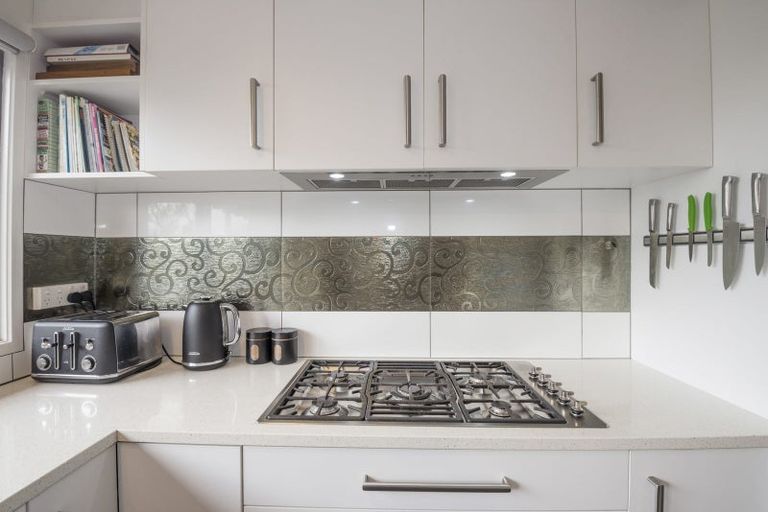 Photo of property in 14a West Lynn Road, Titirangi, Auckland, 0604