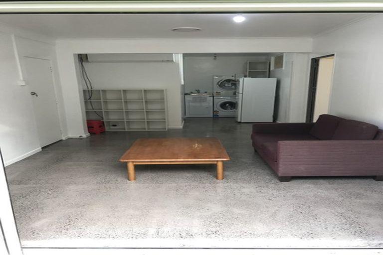 Photo of property in 349 Triangle Road, Massey, Auckland, 0614