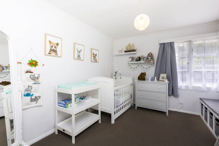 Photo of property in 77 Raukawa Street, Stokes Valley, Lower Hutt, 5019