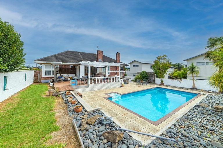 Photo of property in 107 Seddon Street, Pukekohe, 2120