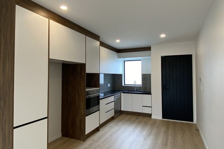 Photo of property in 9d Pukeroa Place, Papakura, 2110