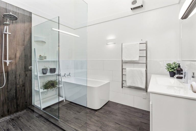 Photo of property in 73 Le Quesne Road, Bay View, Napier, 4104