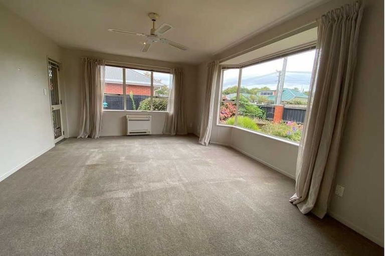 Photo of property in 135 Hawford Road, Opawa, Christchurch, 8023