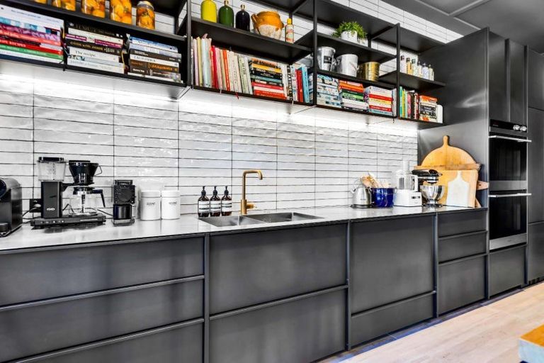 Photo of property in 120 Pendarves Street, New Plymouth, 4312