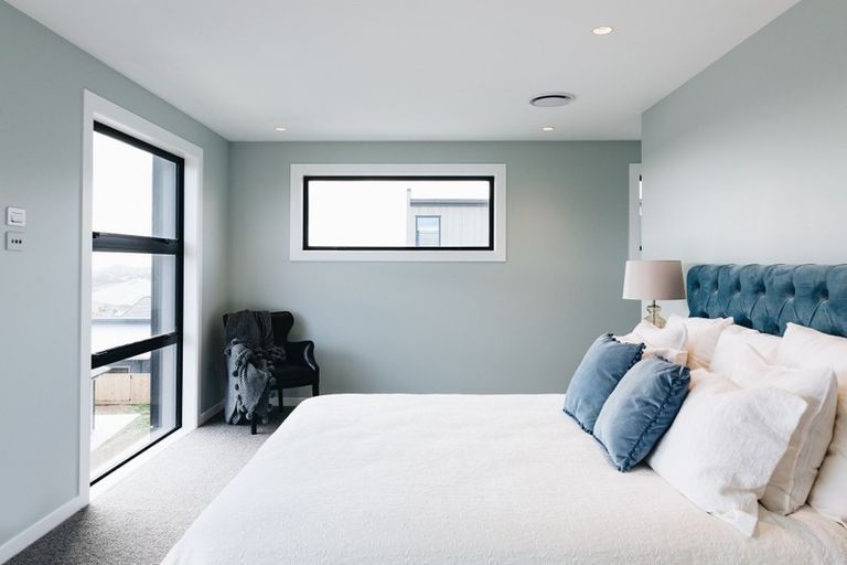 Photo of property in 14 Rotorua Grove, Aotea, Porirua, 5024