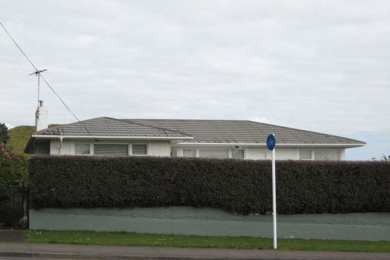 Photo of property in 89 Omata Road, Marfell, New Plymouth, 4310