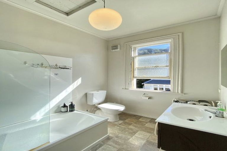 Photo of property in 84 Tinakori Road, Thorndon, Wellington, 6011