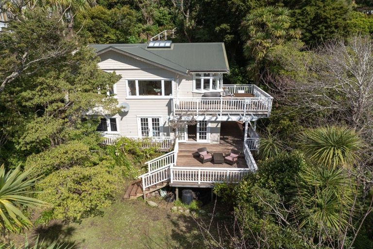 Photo of property in 184 Wadestown Road, Wadestown, Wellington, 6012