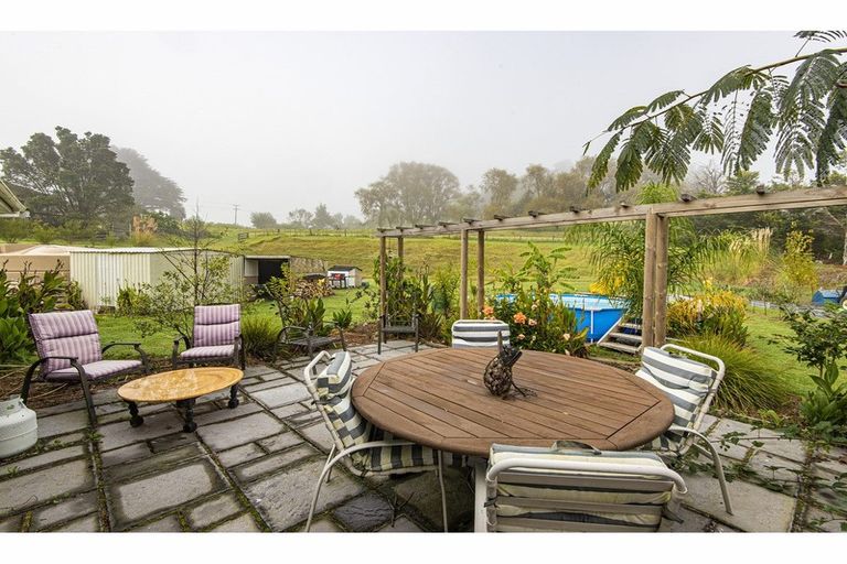 Photo of property in 382 Pahi Road, Pahi, Paparoa, 0571