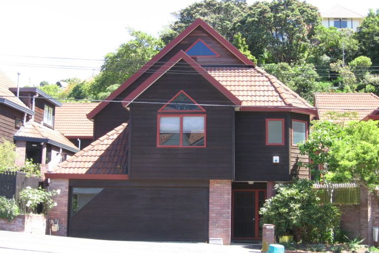 Photo of property in 18 Glen Road, Kelburn, Wellington, 6012