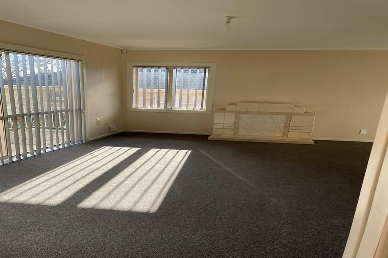 Photo of property in 8 Great South Road, Papakura, 2110