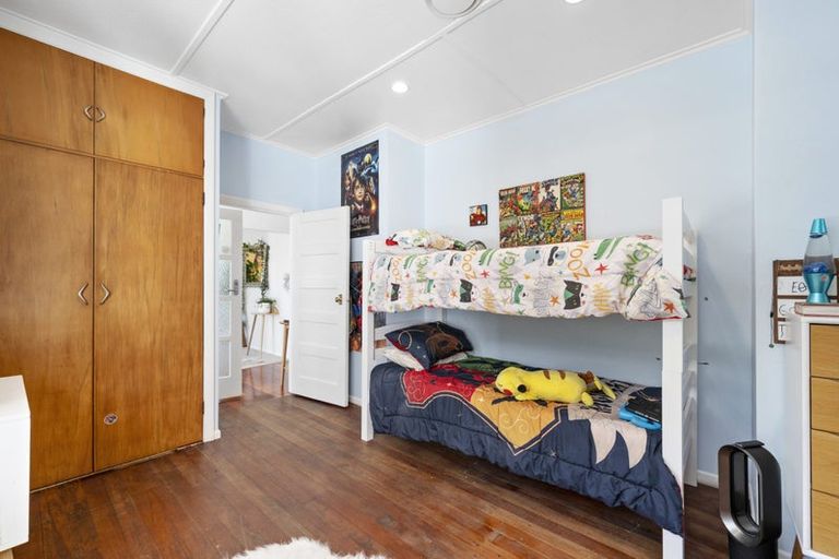 Photo of property in 77 Sidlaw Street, Strathmore Park, Wellington, 6022