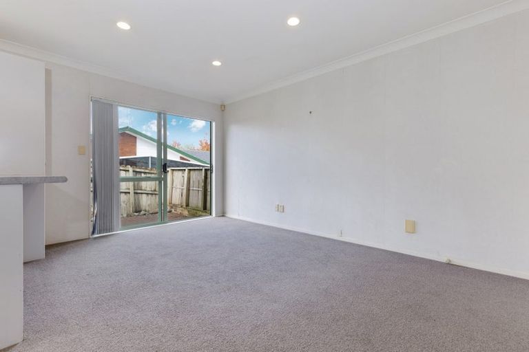 Photo of property in 6 Millstream Drive, Henderson, Auckland, 0610