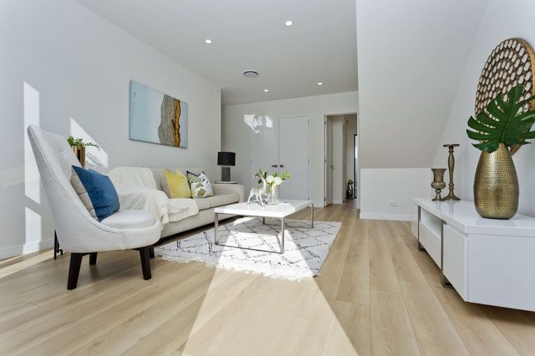 Photo of property in 12 Moki Place, Long Bay, Auckland, 0630